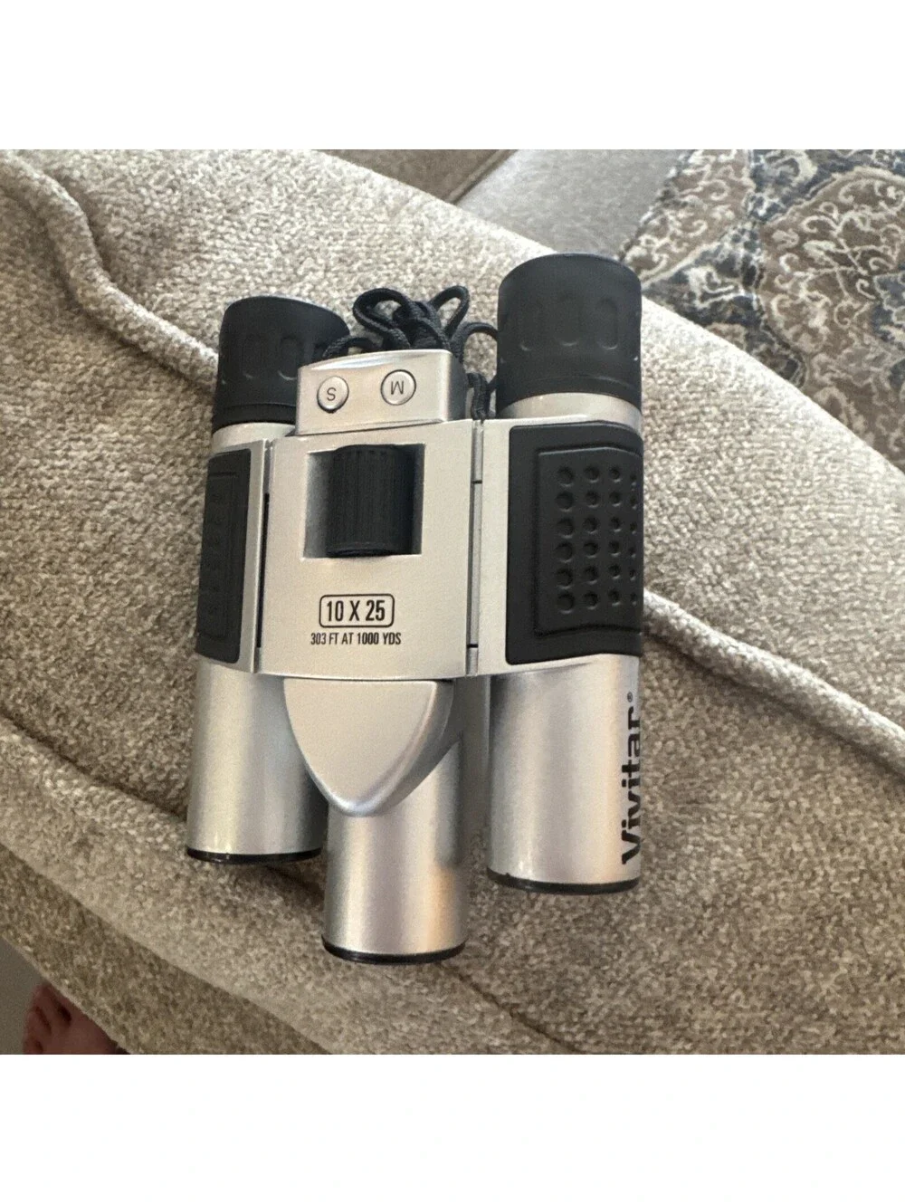 Vivitar CV-1025V Binoculars New Batteries Works Great